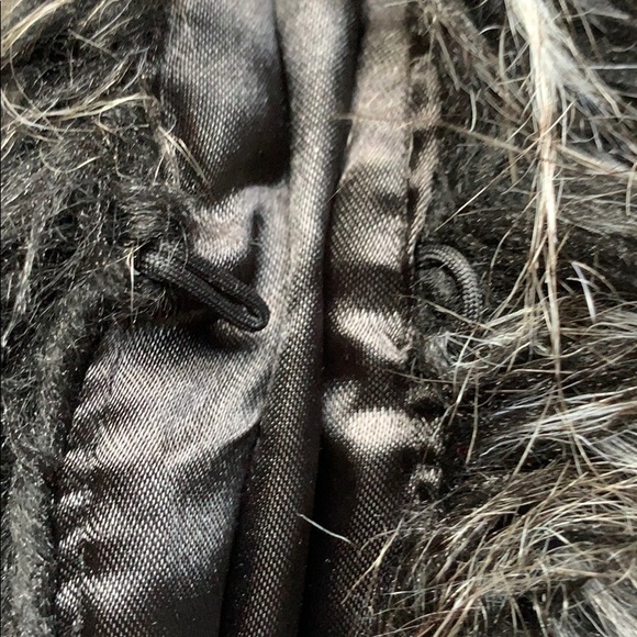 H&M faux fur vest - Picture 7 of 8